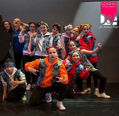  (<a class="download" href="http://176.9.140.102:8082/dearte/boranelcuor2016/hip-hop-1.jpg/at_download/image">Download</a>)