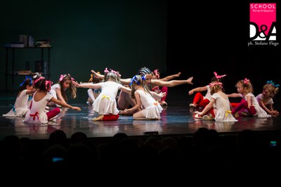  (<a class="download" href="http://176.9.140.102:8082/dearte/boranelcuor2016/presentazione-micro.jpg/at_download/image">Download</a>)